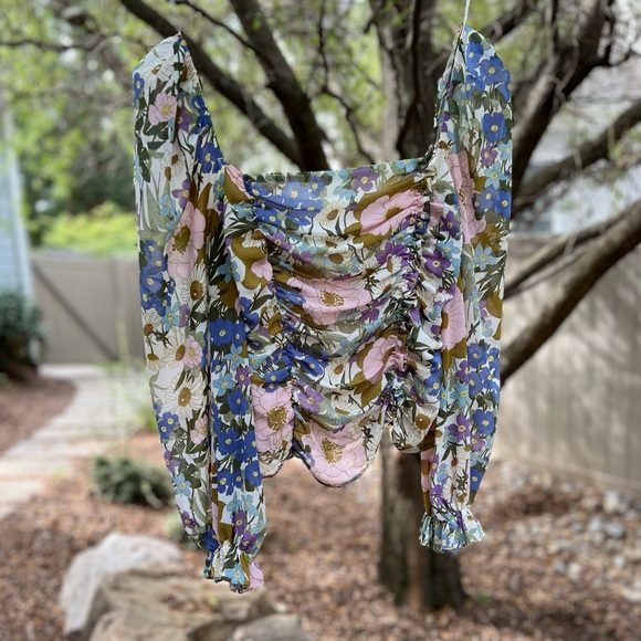 ASTR The Label square neck ruched blouse - Picture 11 of 11